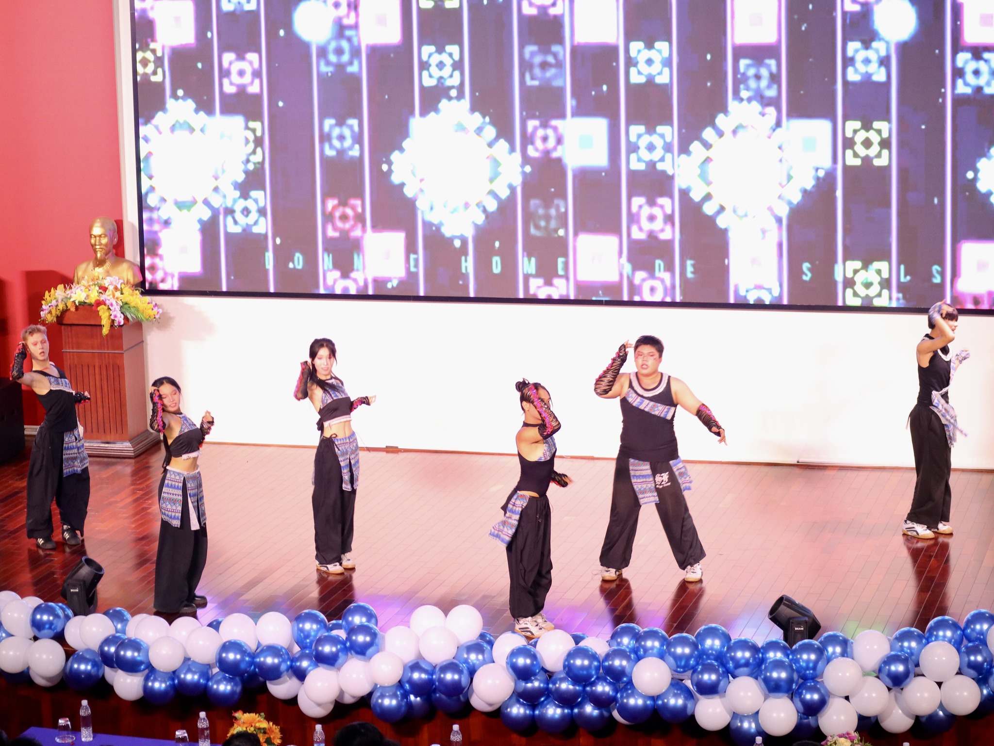 Chương trình Chào đón Tân Sinh viên “Tiếp Lửa 2025”