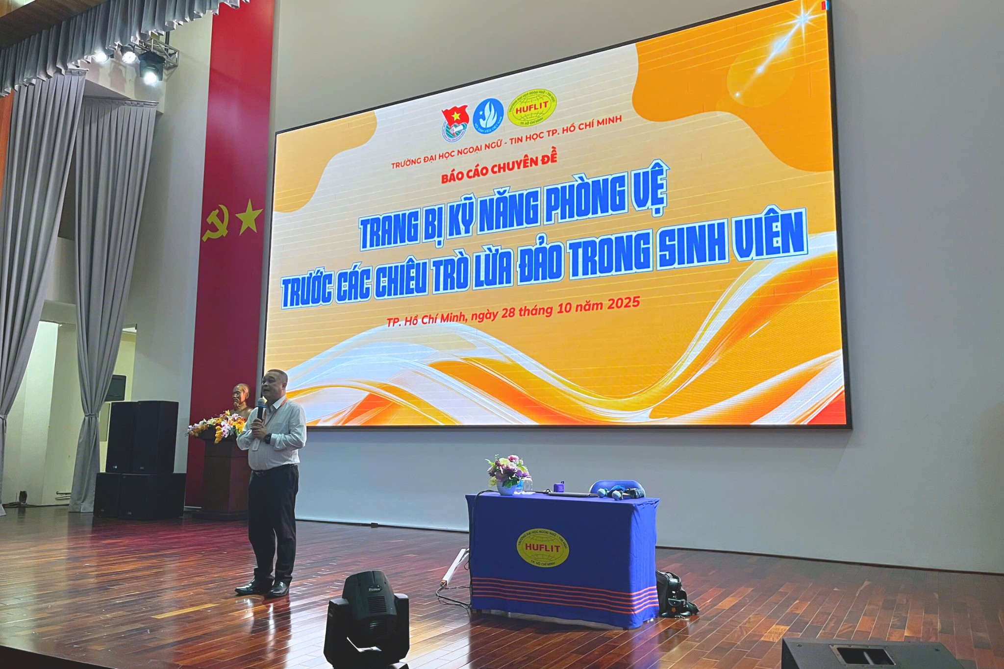 Báo cáo chuyên đề “Trang bị kỹ năng phòng vệ trước các chiêu trò lừa đảo trong sinh viên”