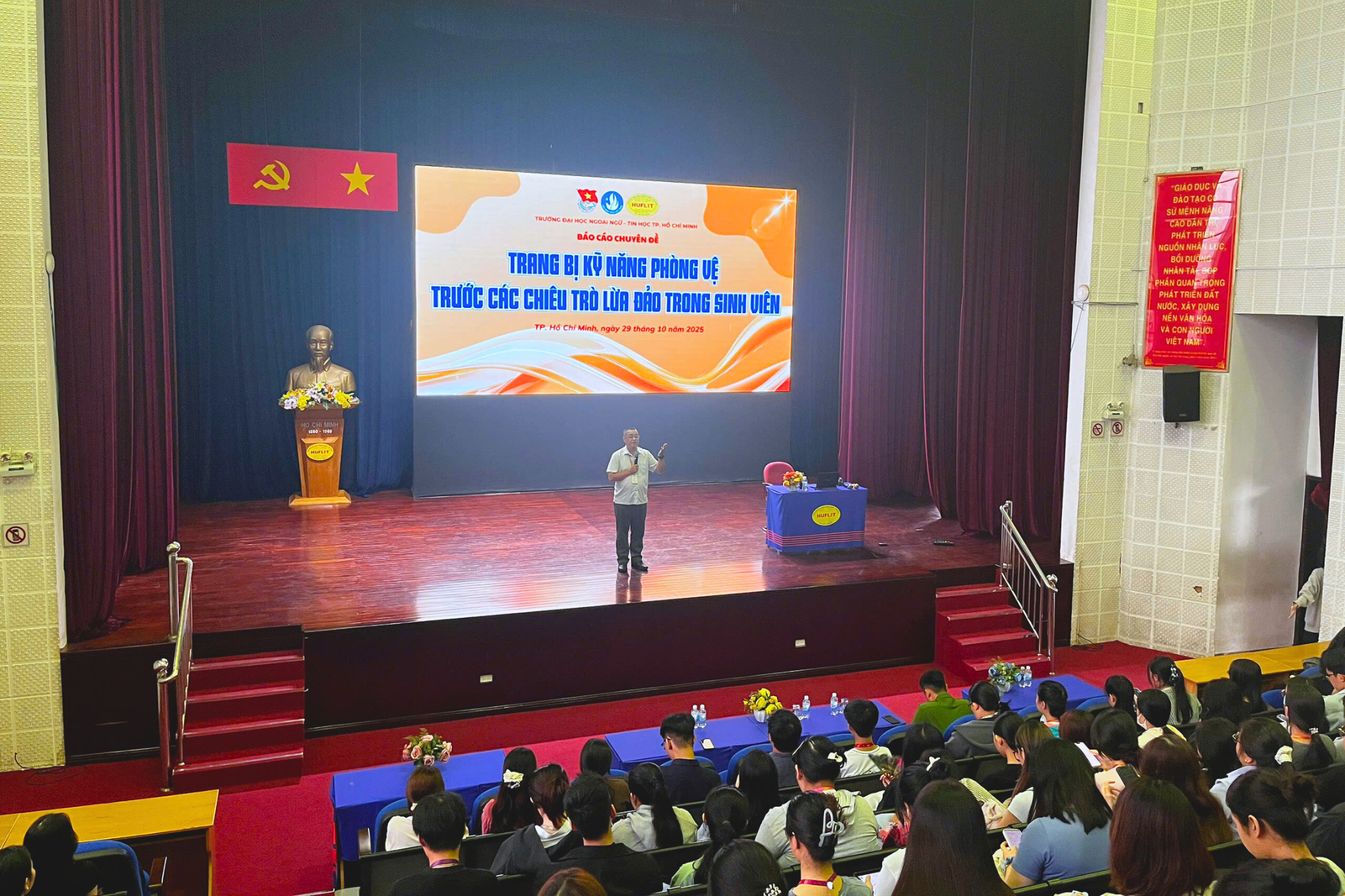 Báo cáo chuyên đề “Trang bị kỹ năng phòng vệ trước các chiêu trò lừa đảo trong sinh viên”