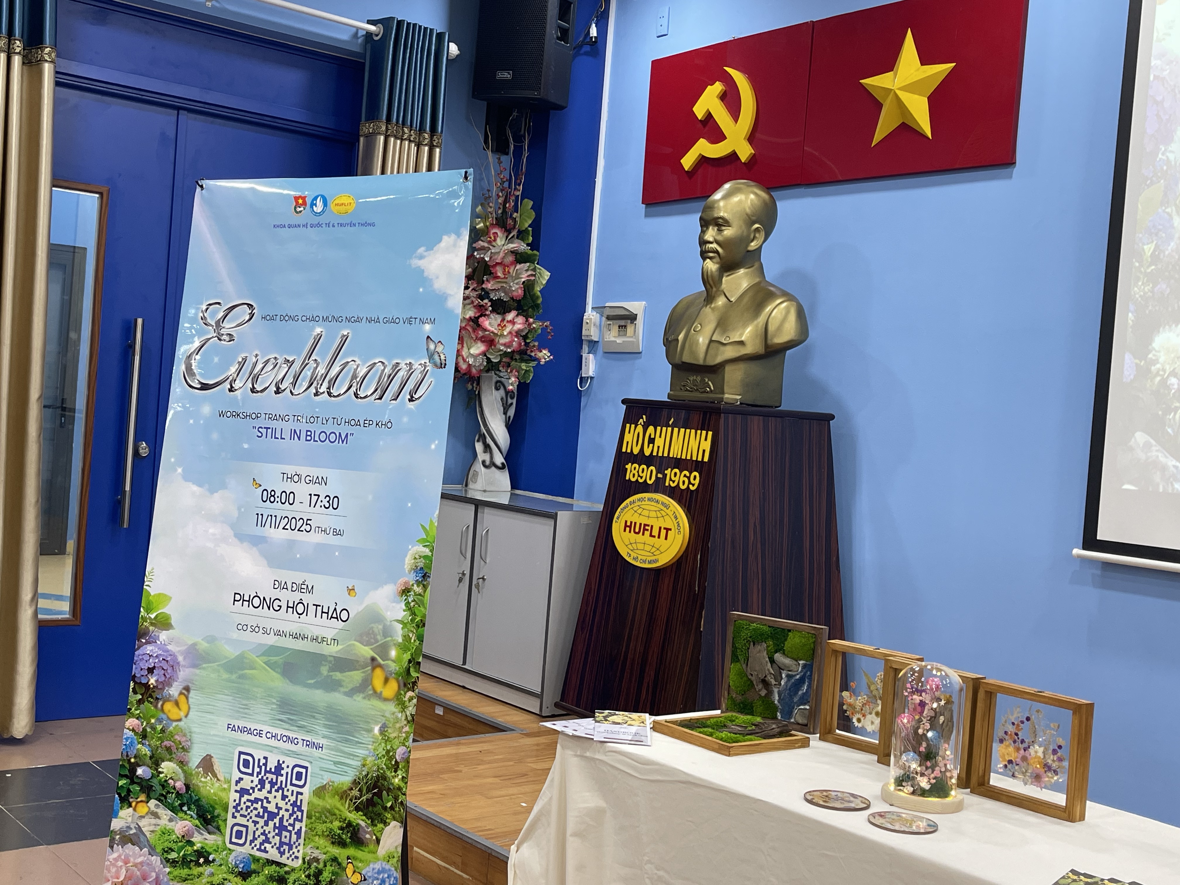 Sinh viên Khoa Quan hệ Quốc tế & Truyền thông tổ chức Hoạt động “Everbloom” Chào mừng Ngày Nhà giáo Việt Nam 20/11