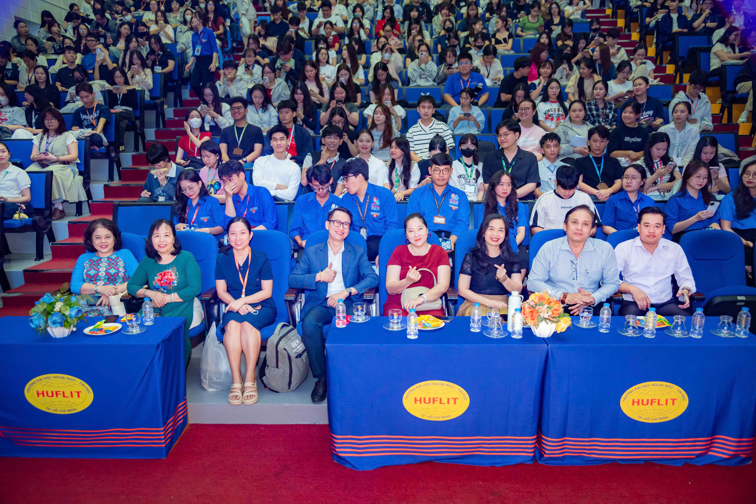 Sinh viên khoa Du lịch - Khách sạn HUFLIT gửi “Giai điệu Tri ân” đến “Những người lái đò thầm lặng”