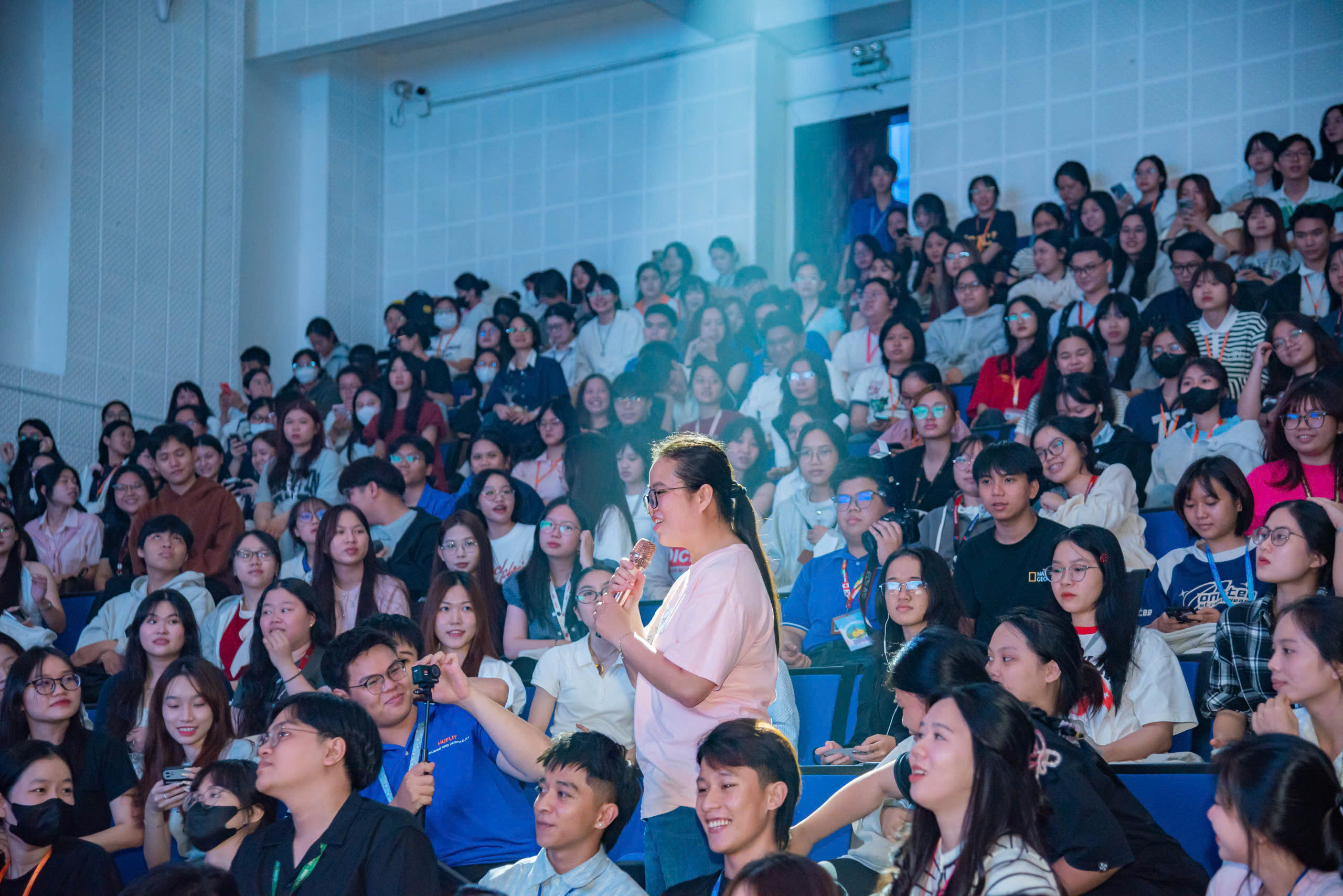 Sinh viên khoa Du lịch - Khách sạn HUFLIT gửi “Giai điệu Tri ân” đến “Những người lái đò thầm lặng”