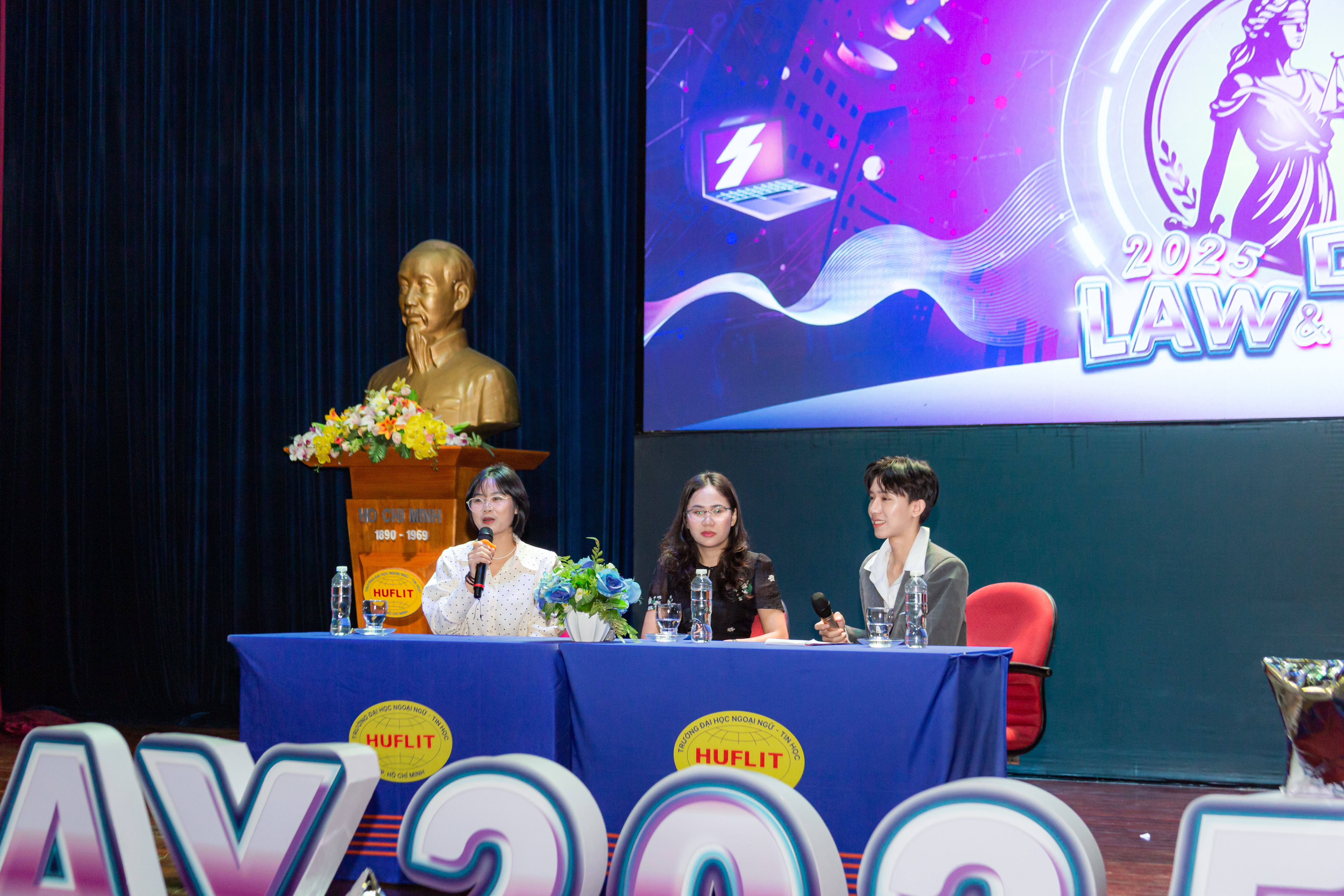 “Ngày hội Pháp luật - Law Day” năm 2025 - Chuỗi hoạt động giáo dục Pháp luật dành cho sinh viên HUFLIT