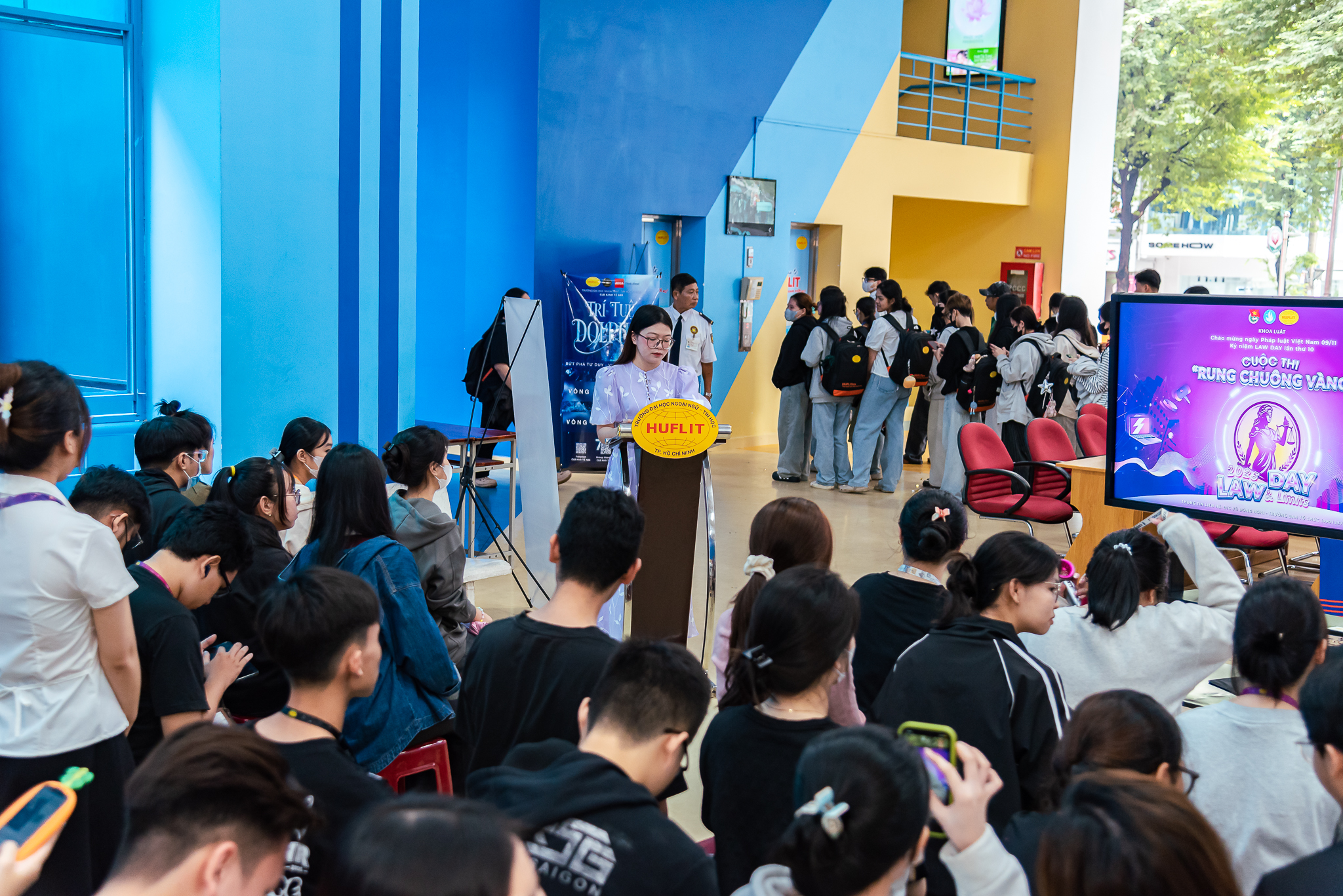 “Ngày hội Pháp luật - Law Day” năm 2025 - Chuỗi hoạt động giáo dục Pháp luật dành cho sinh viên HUFLIT