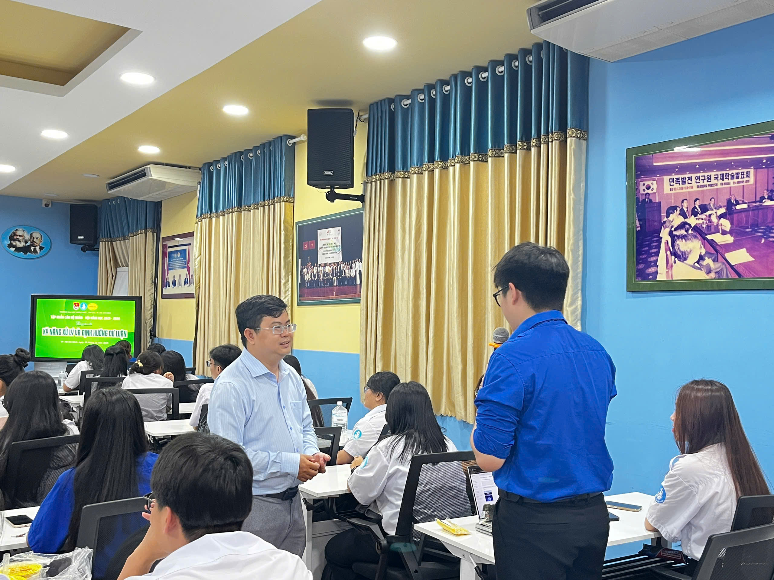 HUFLIT tiếp tục bồi dưỡng kỹ năng và giáo dục truyền thống cho đội ngũ cán bộ Đoàn – Hội các cấp