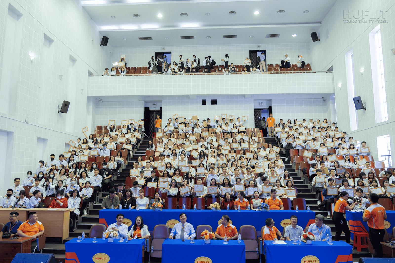 Chính sách học bổng được HUFLIT