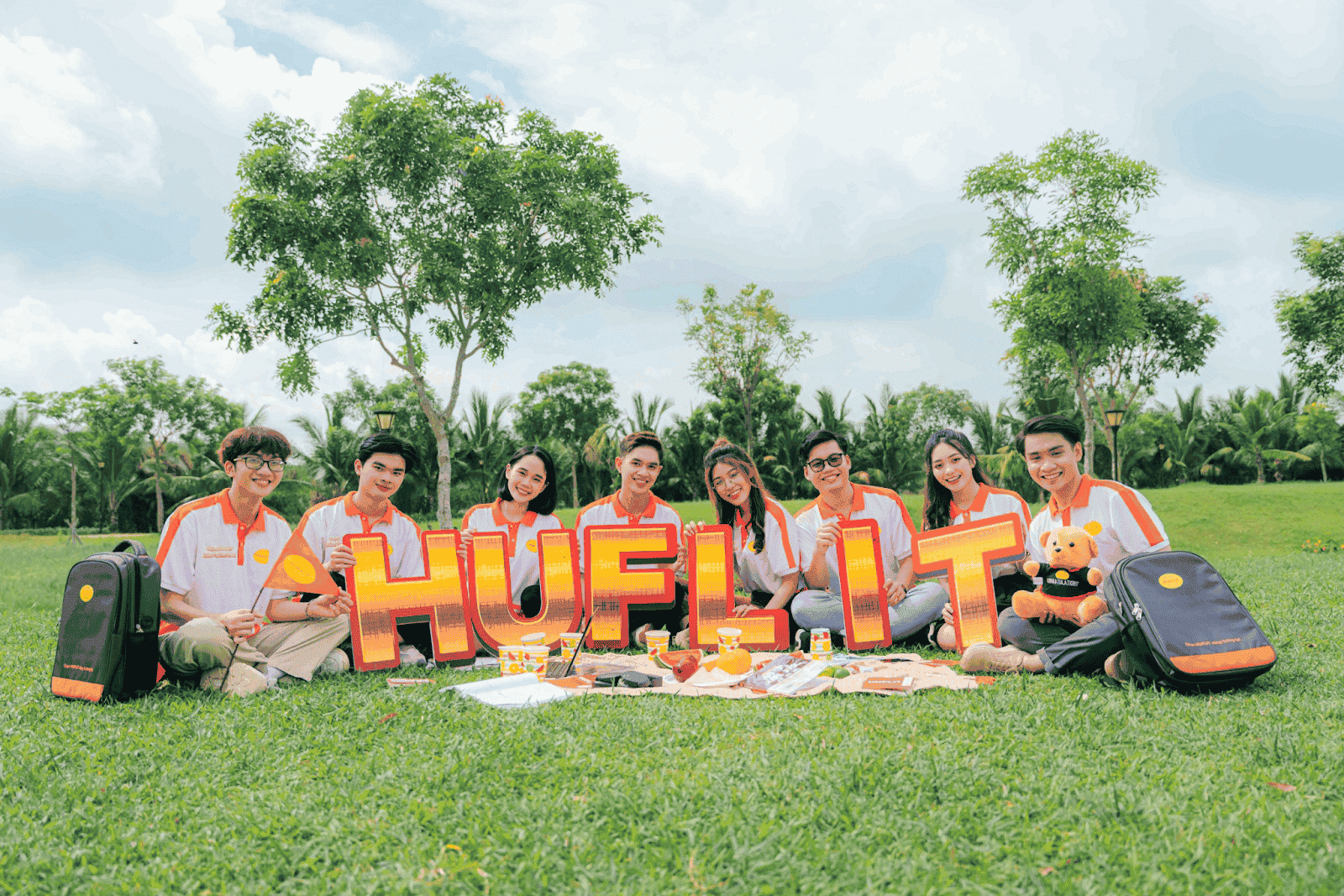 HUFLIT luôn chú trọng đến các hoạt động ngoại khoá