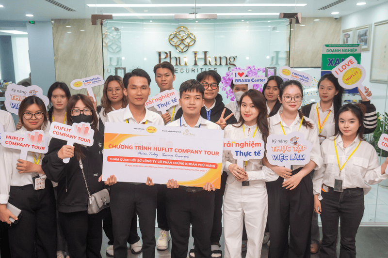 Trường phối hợp với các doanh nghiệp tổ chức Company Tour