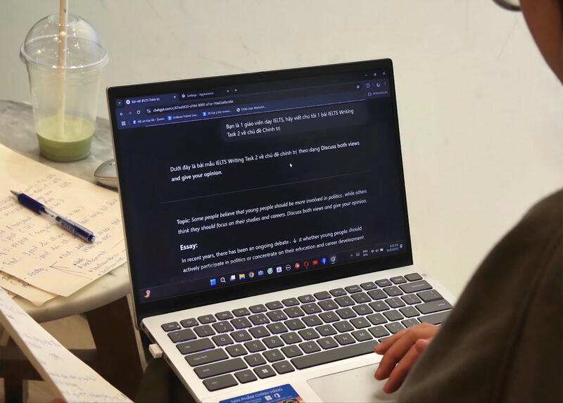 xem ChatGPT là một nguồn tham khảo