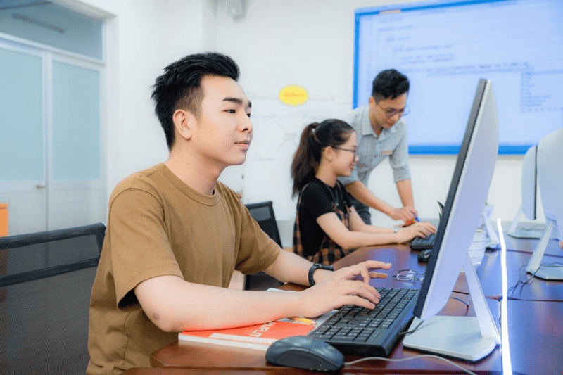 Kỹ sư dữ liệu