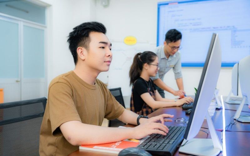 Các ngành của HUFLIT