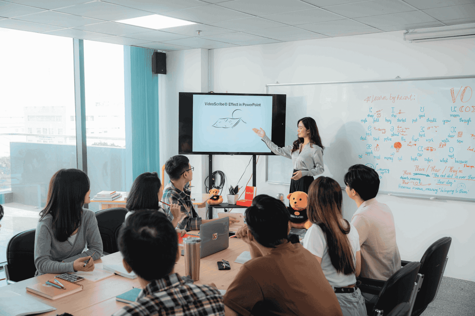 HUFLIT - tiền thân là Trường Ngoại ngữ và Tin học Sài Gòn (1992)