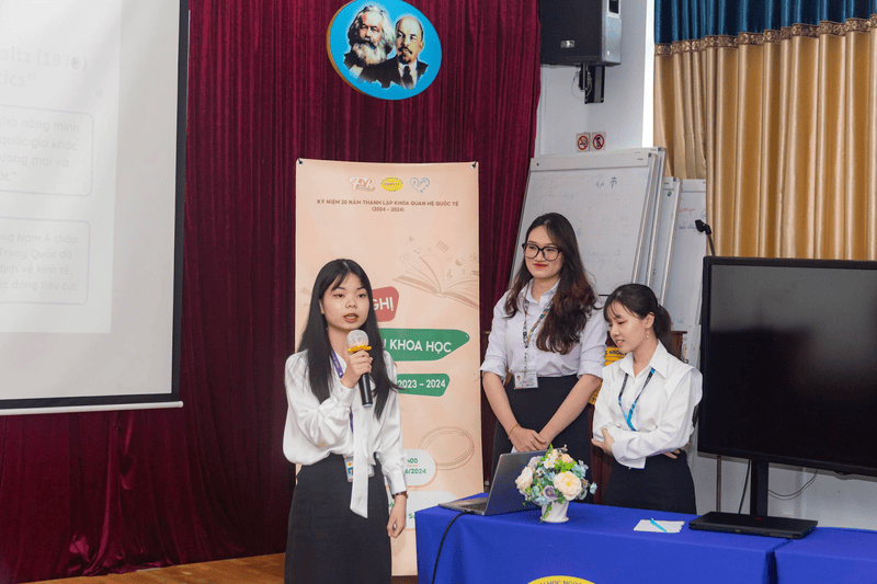 Tham gia nghiên cứu khoa học