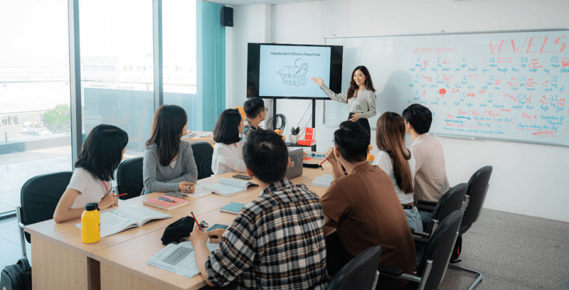 HUFLIT đào tạo nhiều ngành khối A1