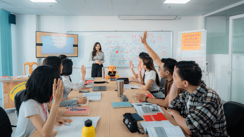 Chọn trường đại học HUFLIT