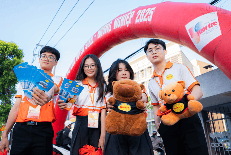 Mức học phí tại HUFLIT