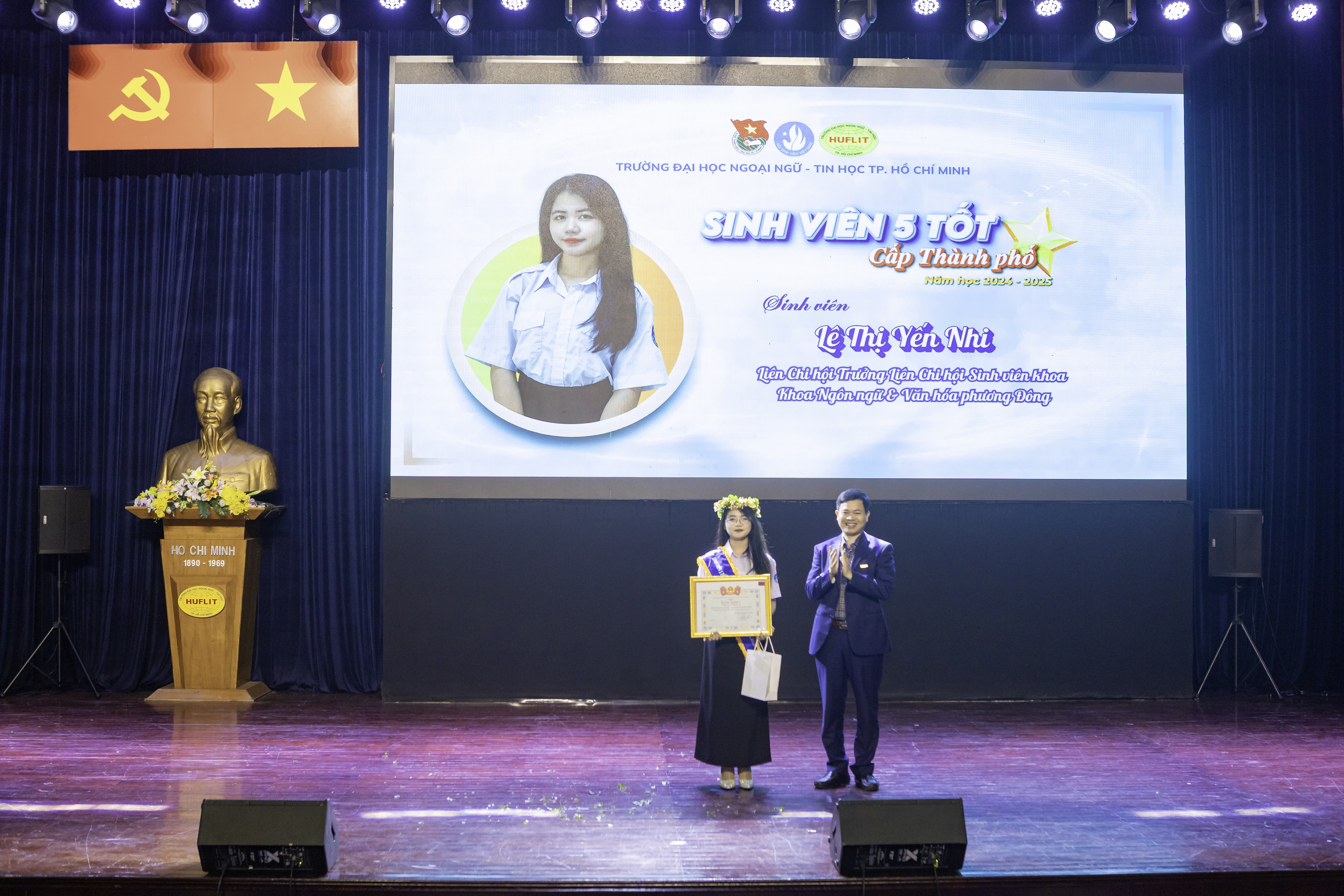 HUFLITers lan tỏa những giá trị tích cực và tinh thần cống hiến nhân dịp Kỷ niệm 76 năm Ngày truyền thống Học sinh, Sinh viên Việt Nam và Hội Sinh viên Việt Nam (09/01/1950 - 09/01/2026)