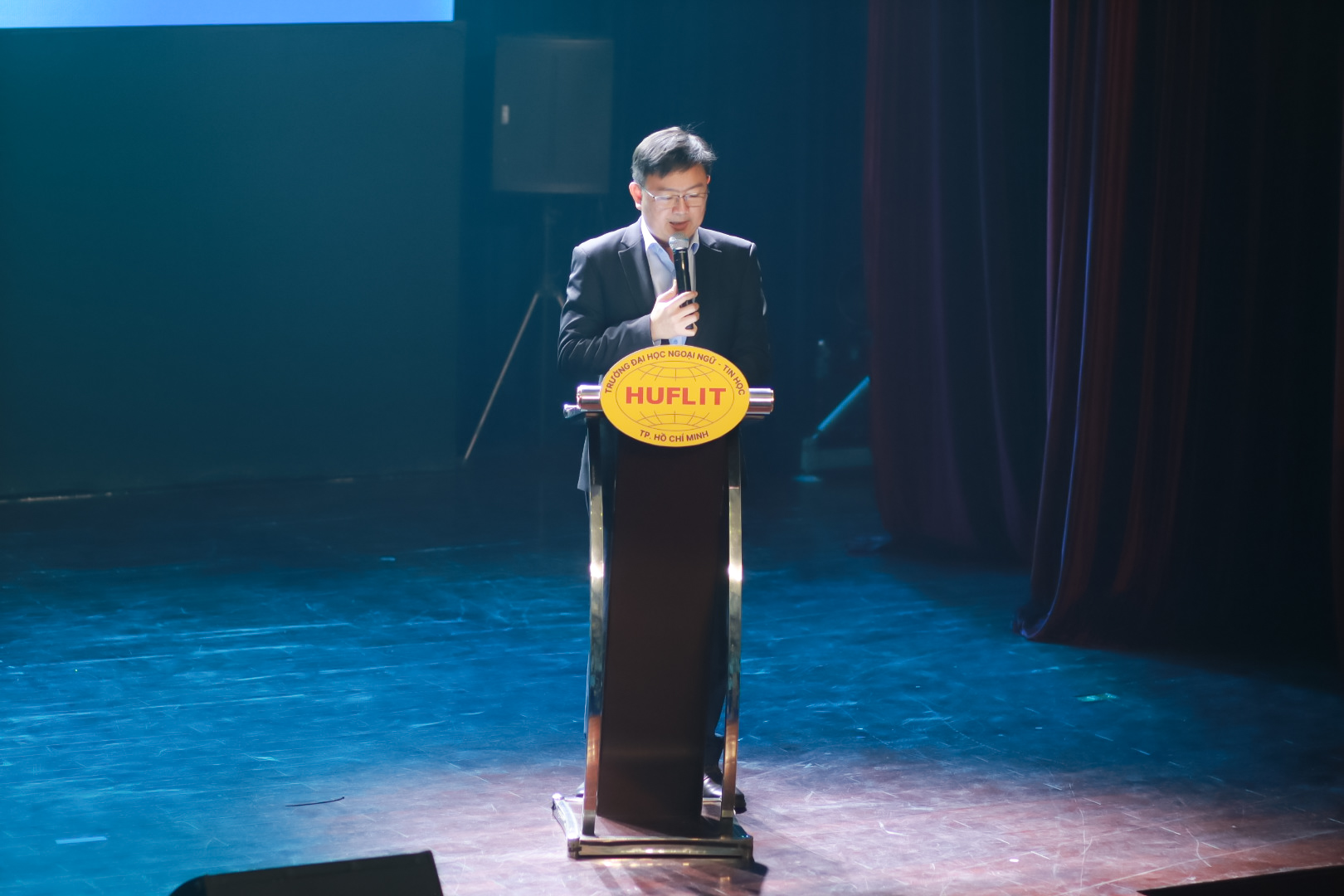 HUFLITers lan tỏa những giá trị tích cực và tinh thần cống hiến nhân dịp Kỷ niệm 76 năm Ngày truyền thống Học sinh, Sinh viên Việt Nam và Hội Sinh viên Việt Nam (09/01/1950 - 09/01/2026)