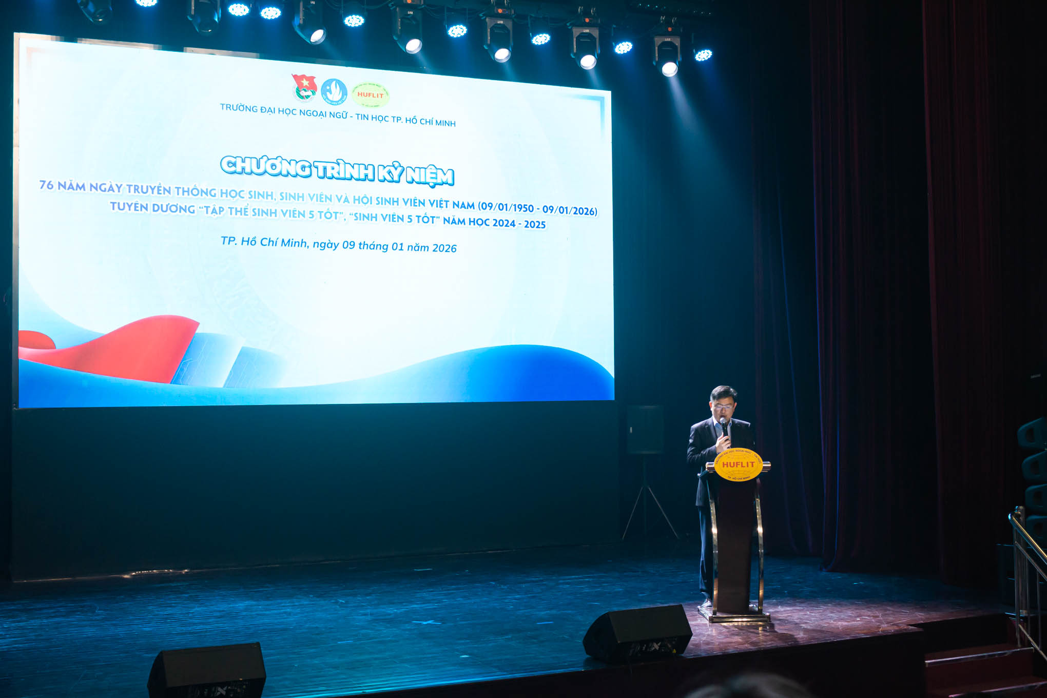 HUFLITers lan tỏa những giá trị tích cực và tinh thần cống hiến nhân dịp Kỷ niệm 76 năm Ngày truyền thống Học sinh, Sinh viên Việt Nam và Hội Sinh viên Việt Nam (09/01/1950 - 09/01/2026)
