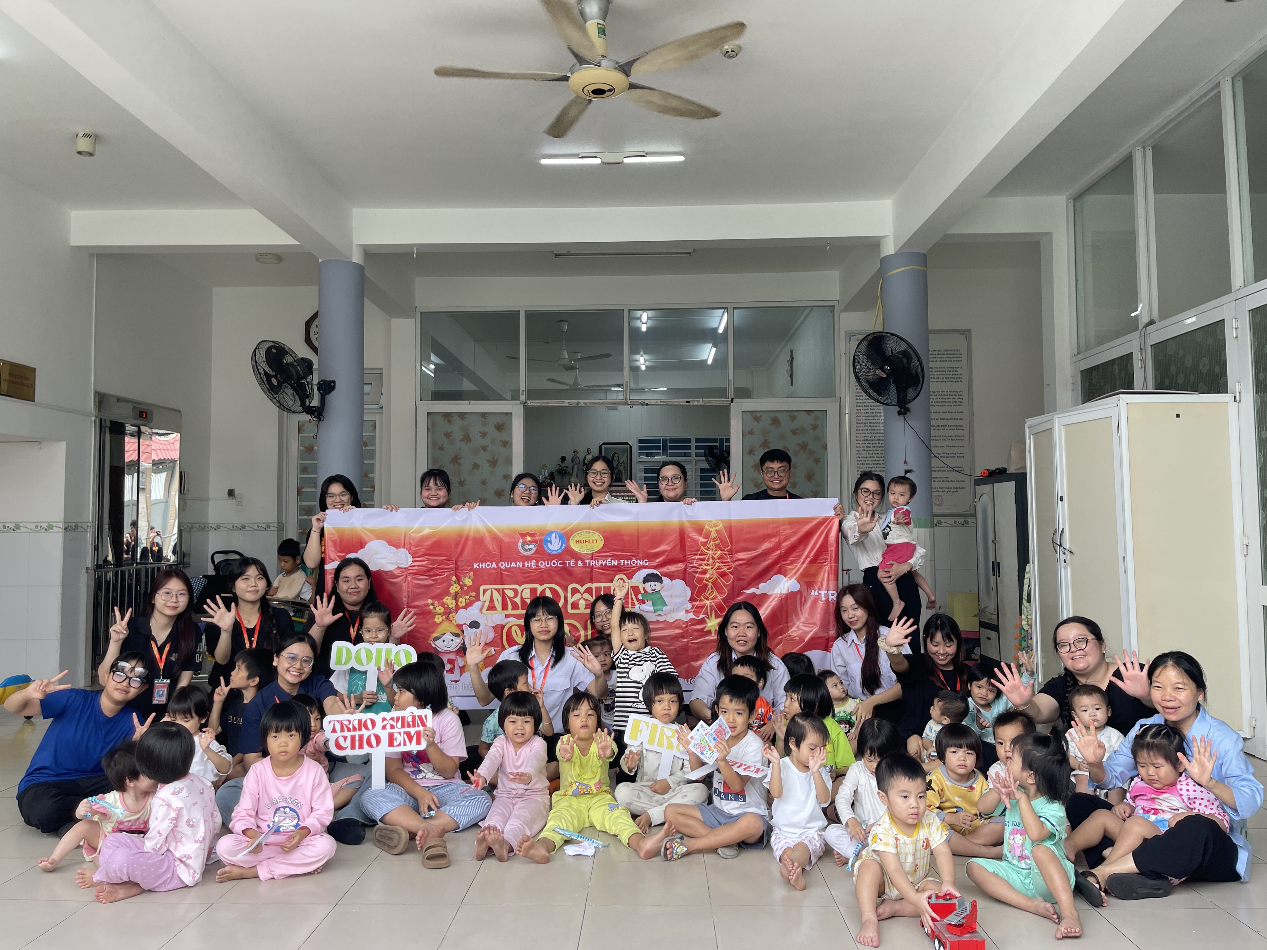 Chuỗi hoạt động “Trao Xuân cho Em”