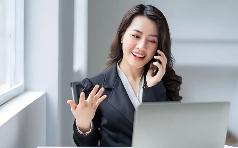 Nhân viên kinh doanh cầu nối giữa doanh nghiệp và khách hàng