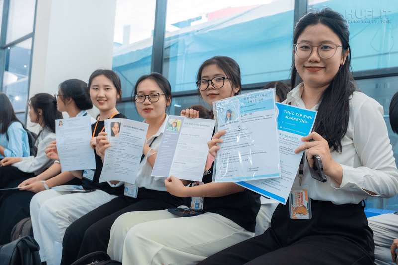 HUFLIT hỗ trợ sinh viên tiếp cận cơ hội thực tập