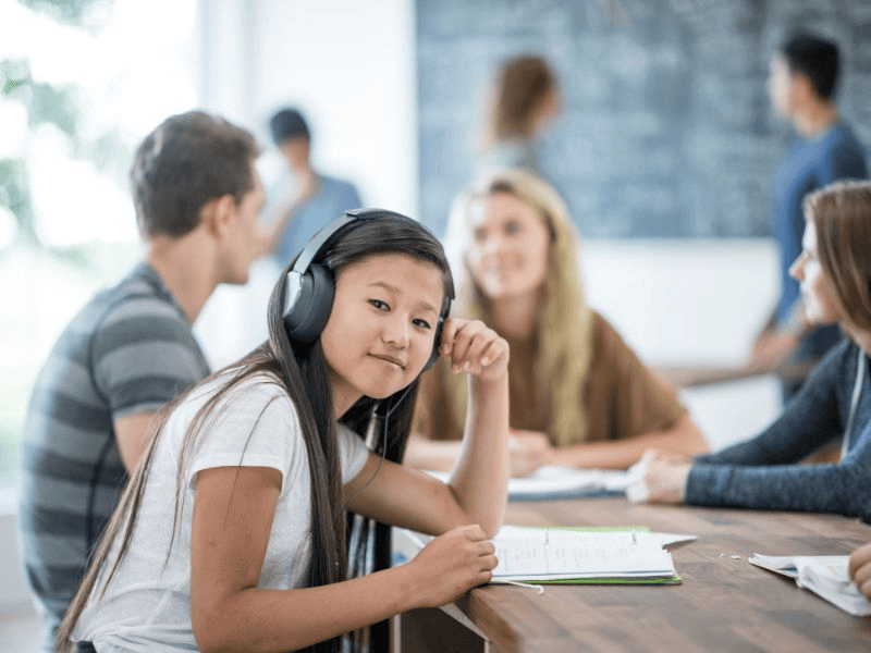 Nghe nhạc giúp thư giãn thần kinh và giảm lo âu