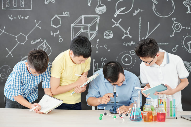 Lựa chọn ngành nổi bật cho khối B00 và D07
