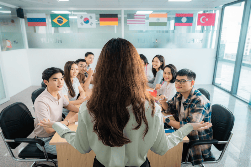 nhóm ngành Kinh Tế