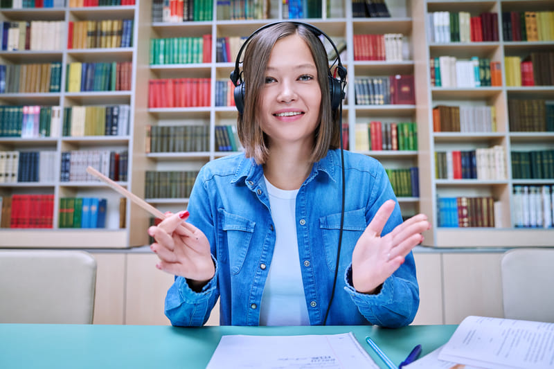 Luyện nghe và nói hàng ngày giúp người học tiếng Trung