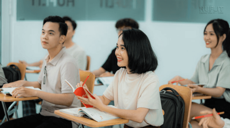 Ngành logistic khi học tại HUFLIT giúp sinh viên nắm vững nền tảng