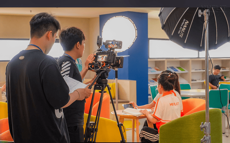 truyen-thong-da-phuong-tien-lam-nghe-gi-5