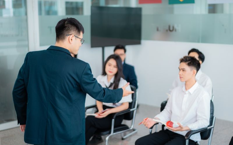 chuyên viên quản lý dự án