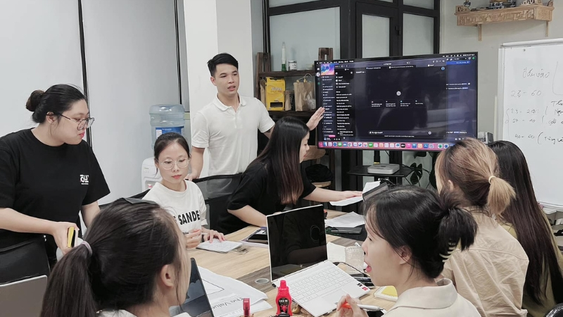 Chuyên viên tổ chức sự kiện