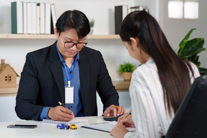 Chuyên viên tư vấn bảo hiểm