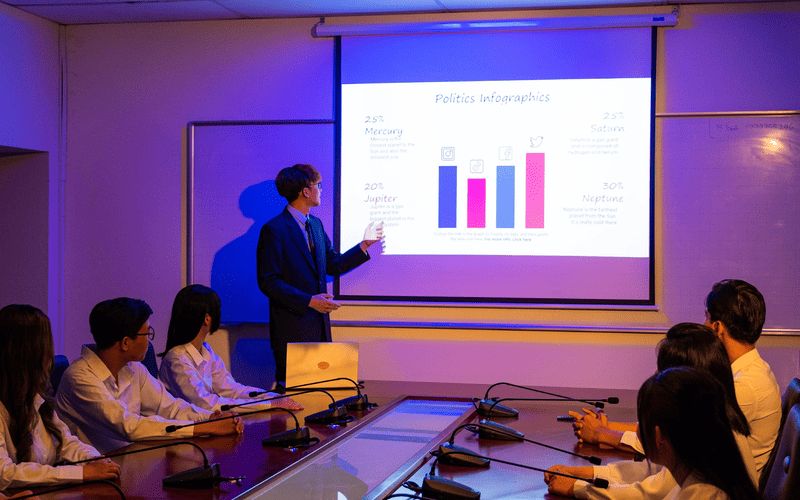 công tố viên và luật sư ai lớn hơn