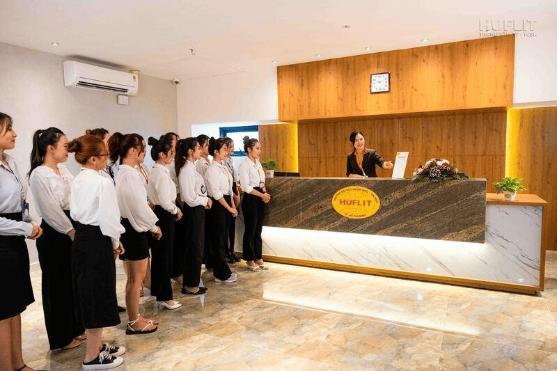 Sinh viên nên thể hiện thái độ làm việc tích cực