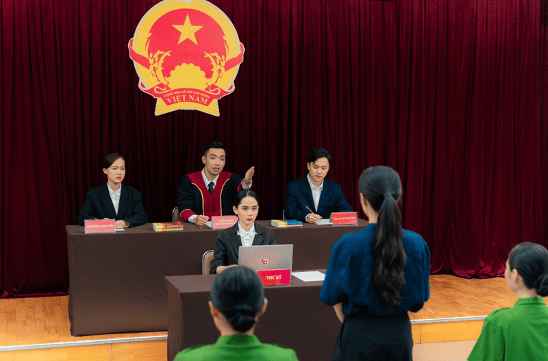 hoc-luat-kinh-te-co-lam-luat-su-duoc-khong-2