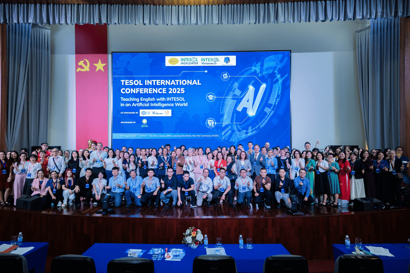 HUFLIT còn phối hợp với INTESOL Vietnam
