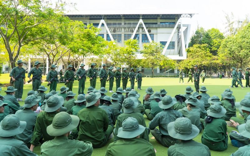 hoc-quan-su-co-bat-buoc-khong-3