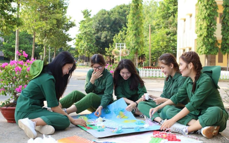 Sinh viên sẽ tham gia học quân sự liên tục trong khoảng 1 – 2 tháng