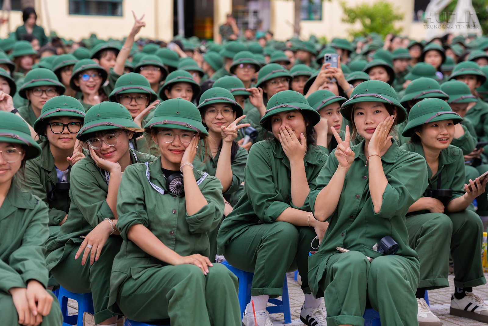 hoc-quan-su-o-dai-hoc-co-duoc-ve-khong-2