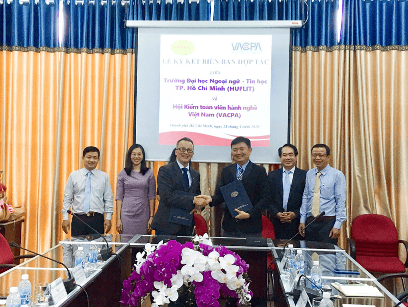 HUFLIT có mạng lưới doanh nghiệp rộng,