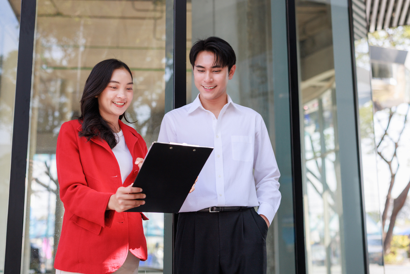 Nhân viên kinh doanh biết tiếng Anh