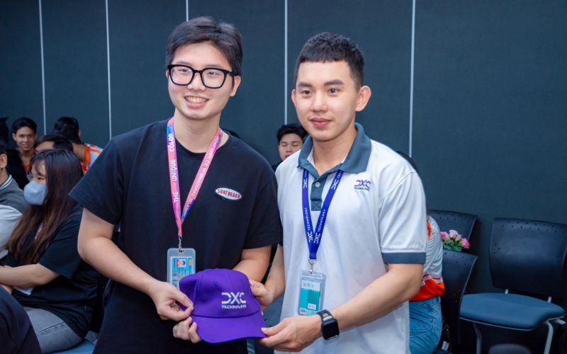 nhân viên thương mại điện tử