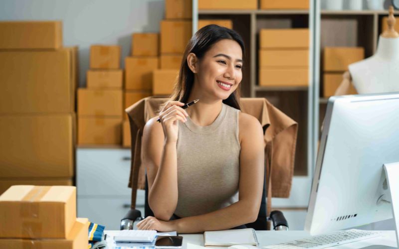 nhan-vien-van-hanh-san-thuong-mai-dien-tu-3