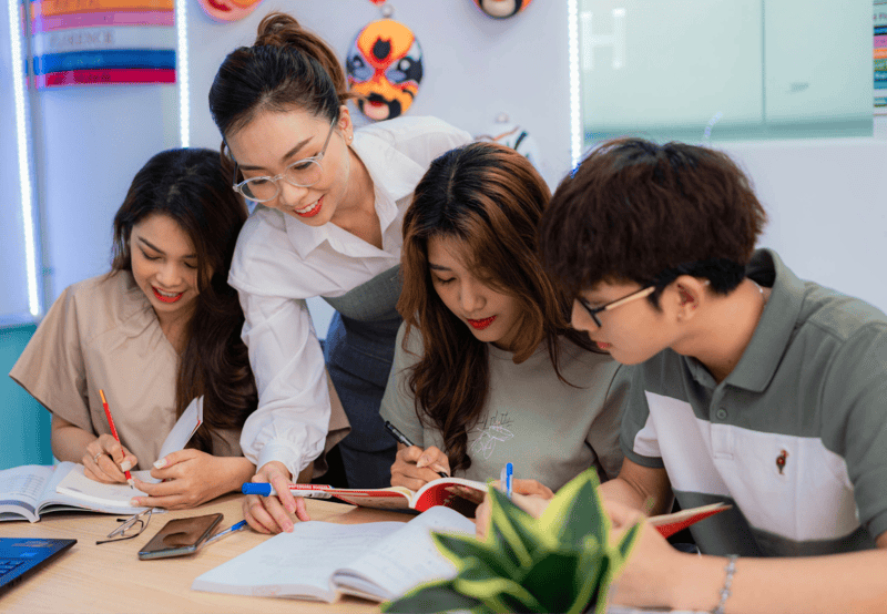 nhân viên xuất nhập khẩu tiếng anh