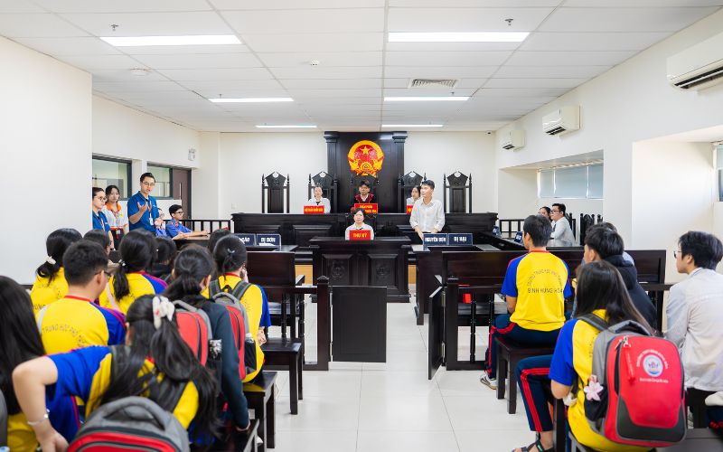 thẩm phán học ngành gì