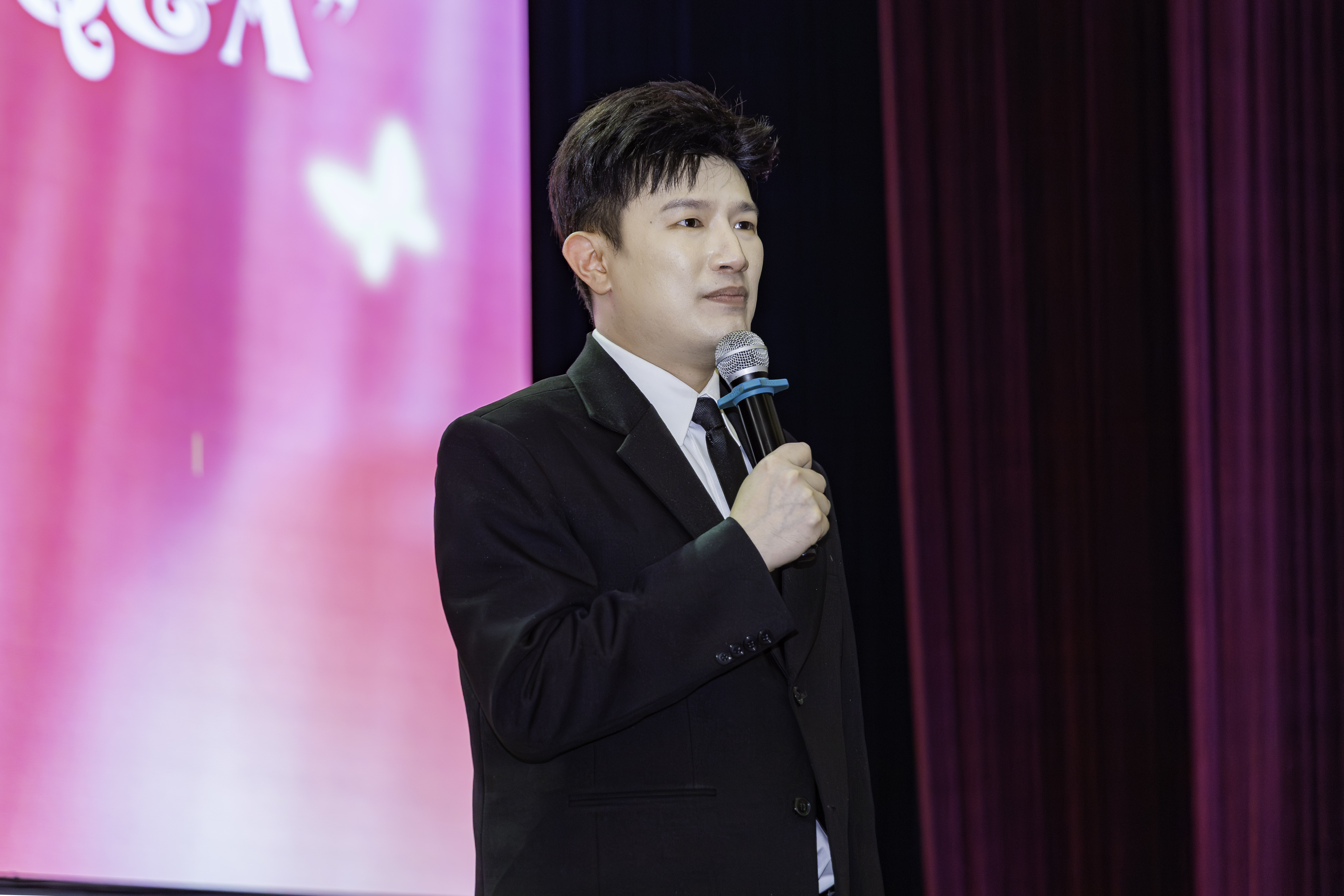 Sinh viên HUFLIT gỡ bỏ “lời nguyền” khủng hoảng truyền thông cùng Dược Sĩ Tiến tại “Breaking the Spell” năm học 2025 - 2026