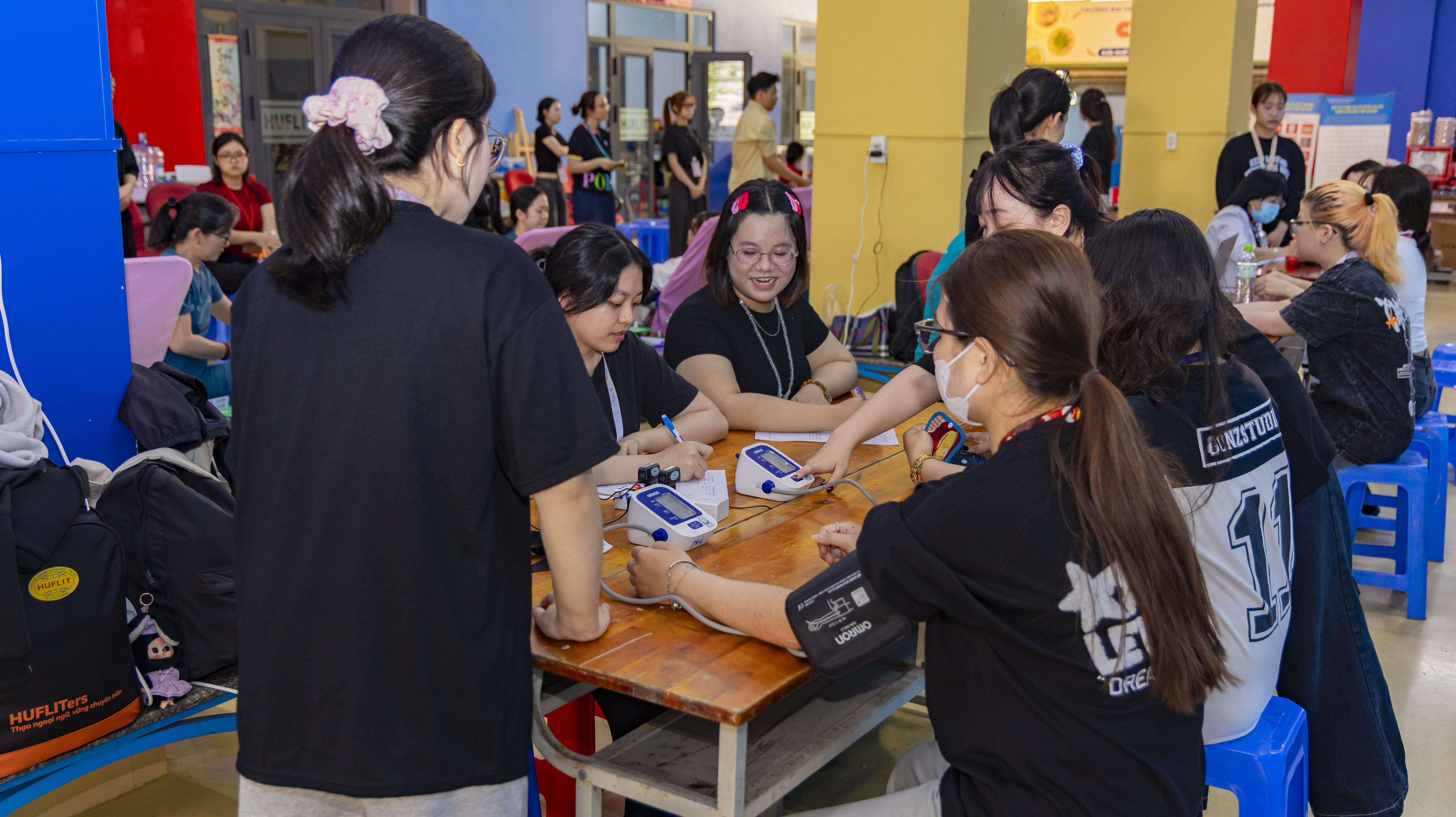 Hiến máu tình nguyện HUFLIT năm học 2025 - 2026: Hành trình lan tỏa yêu thương, gieo mầm hạnh phúc